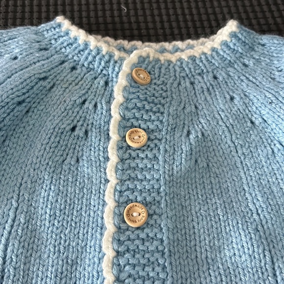 Warm Hand knitted Baby jacket with bootie’s - Picture 3 of 3